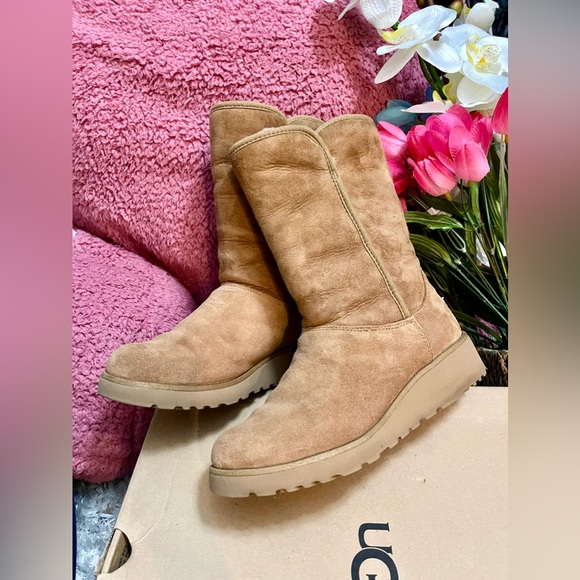 🍁Pre-Loved UGG Amie size 6 suede wedge chestnut - Picture 8 of 10